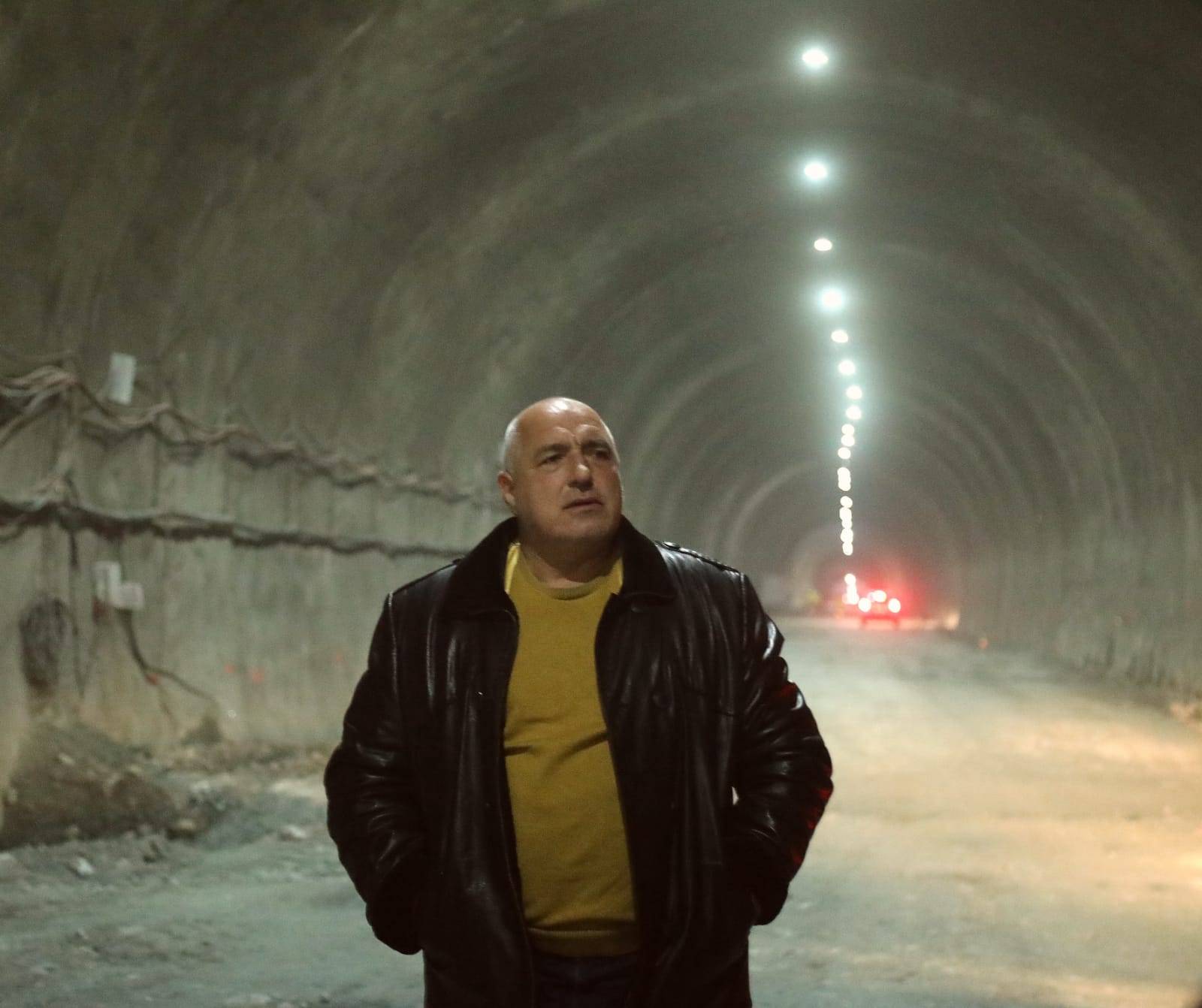 Борисов в тунел Железница
